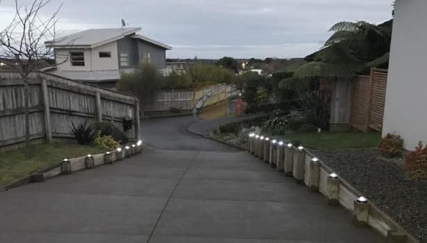 glass road stud reflectors