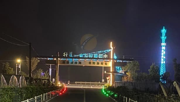 LED solar road studs providing clear lane guidance