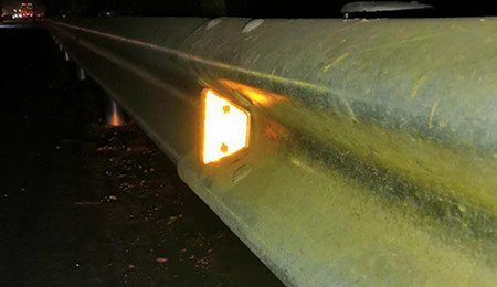 GUARDRAIL DELINEATOR
