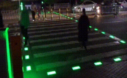 Intelligent solar cat eye road stud crosswalk