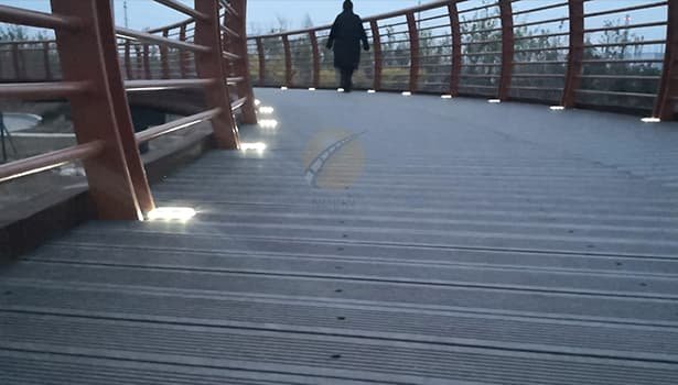 solar powered road studs